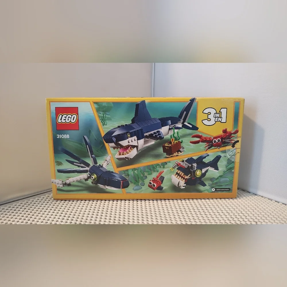 Lego Creator 31088 Deep Sea Creatures 3-in-1 Building Toy NWT